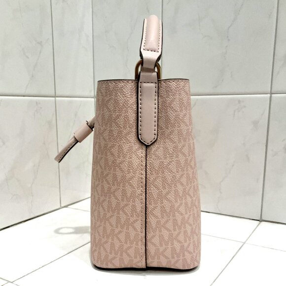 NWT MICHAEL KORS SURI BUCKET DRAWSTRING CROSSBODY BAG SIGNATURE BLUSH - Picture 10 of 12